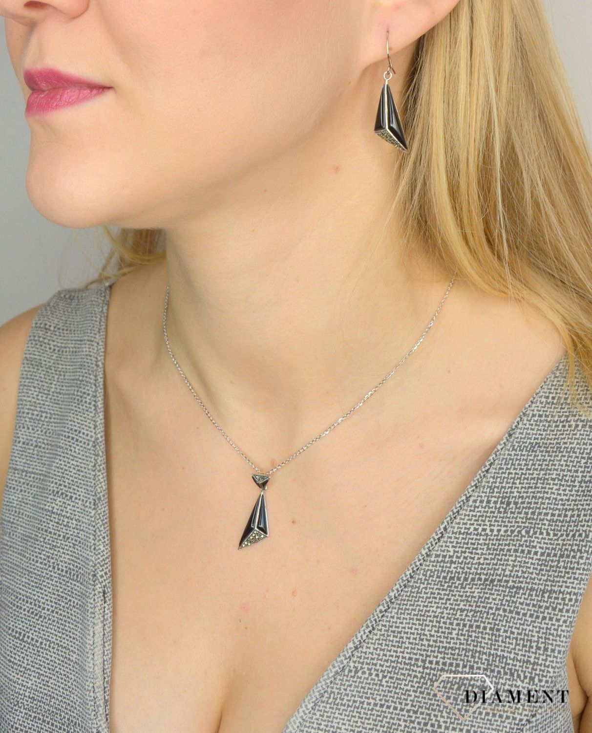 Zawieszka srebra onyks z markazytami A0 44. Efektowna zawieszka wykonany w srebrze, ozdobiony onyksem i markasytami.jpg